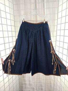 VTG Nest-ce Pas? Denim Culottes Leather Fringe Gaucho Pants
